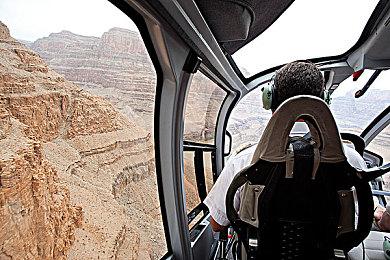 悬疑解谜游戏《隐秘的角落》正式登陆Steam 试玩版得到更新